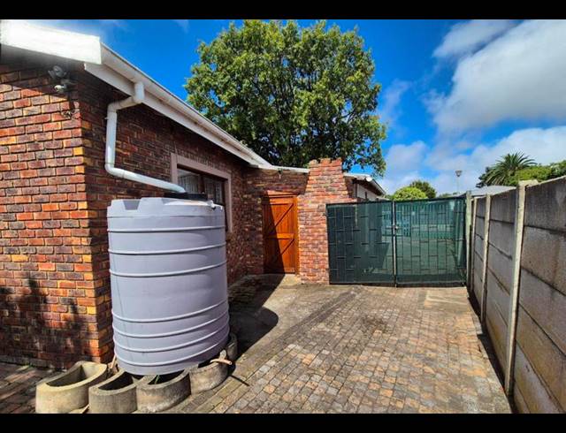 3 BEDROOM HOUSE FOR SALE IN GEORGE SOUTH